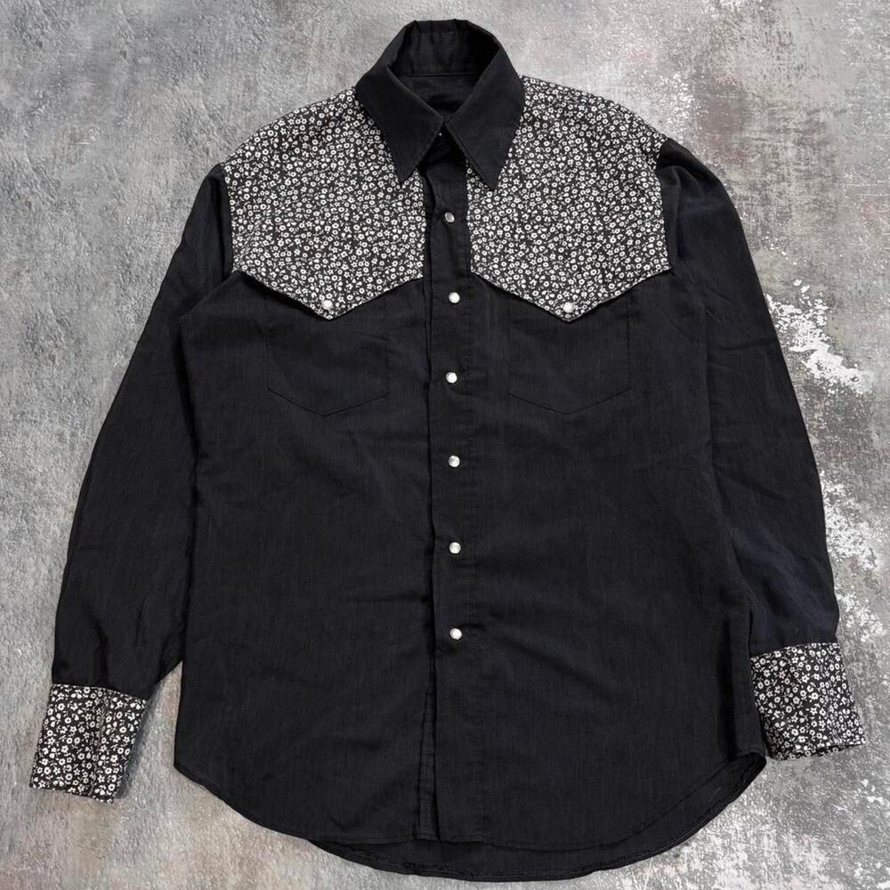 Vintage 80s Pearl Snap Western Shirt Black & White. Floral Pattern. Size Medium